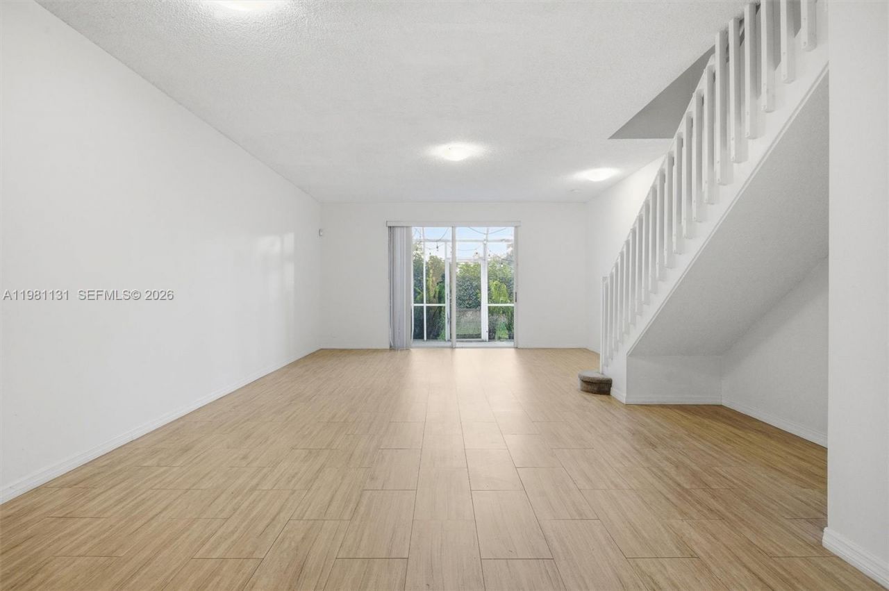 2066 Madeira Dr, Unit 2066, Weston, FL 33327 Photo