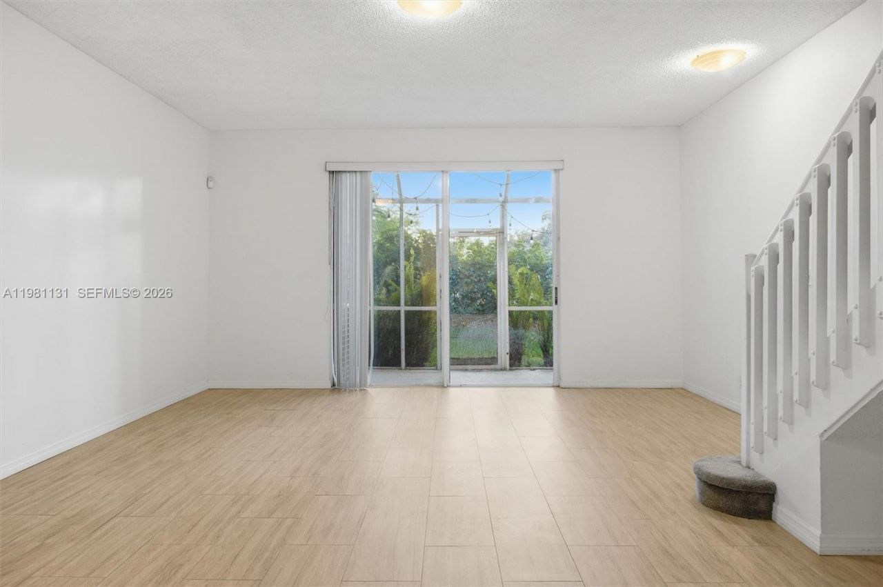 2066 Madeira Dr, Unit 2066, Weston, FL 33327 Photo