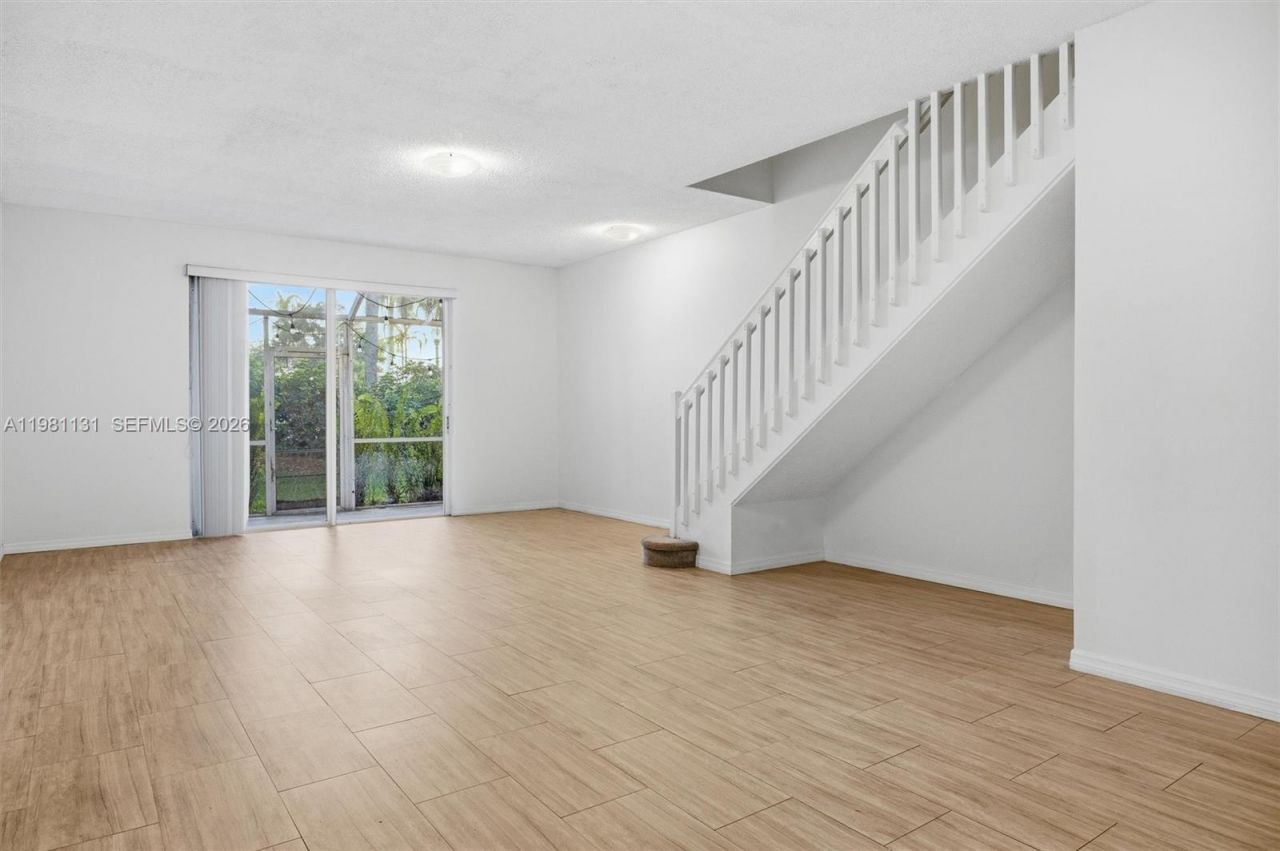 2066 Madeira Dr, Unit 2066, Weston, FL 33327 Photo