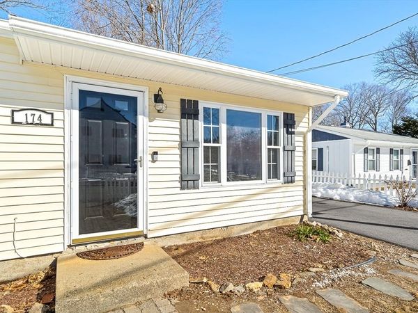 174 River Rd, Lowell, MA 01852