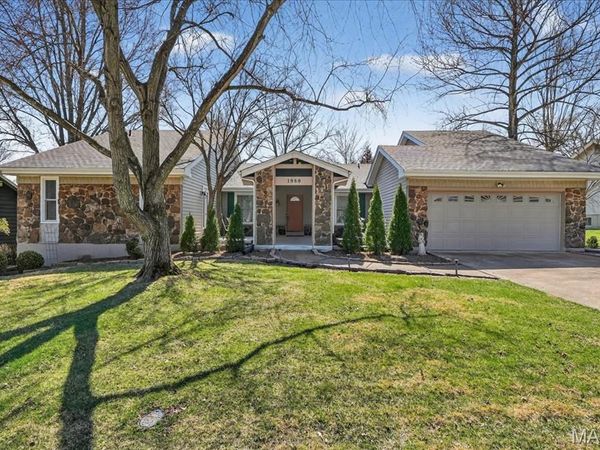 1989 Cedarmill Drive, Chesterfield, MO 63017