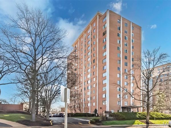 900 S Hanley Road, Unit 5C, St Louis, MO 63105
