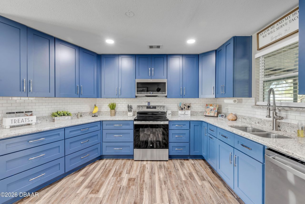 2711 Pine Tree Drive, Edgewater, FL 32141 Photo