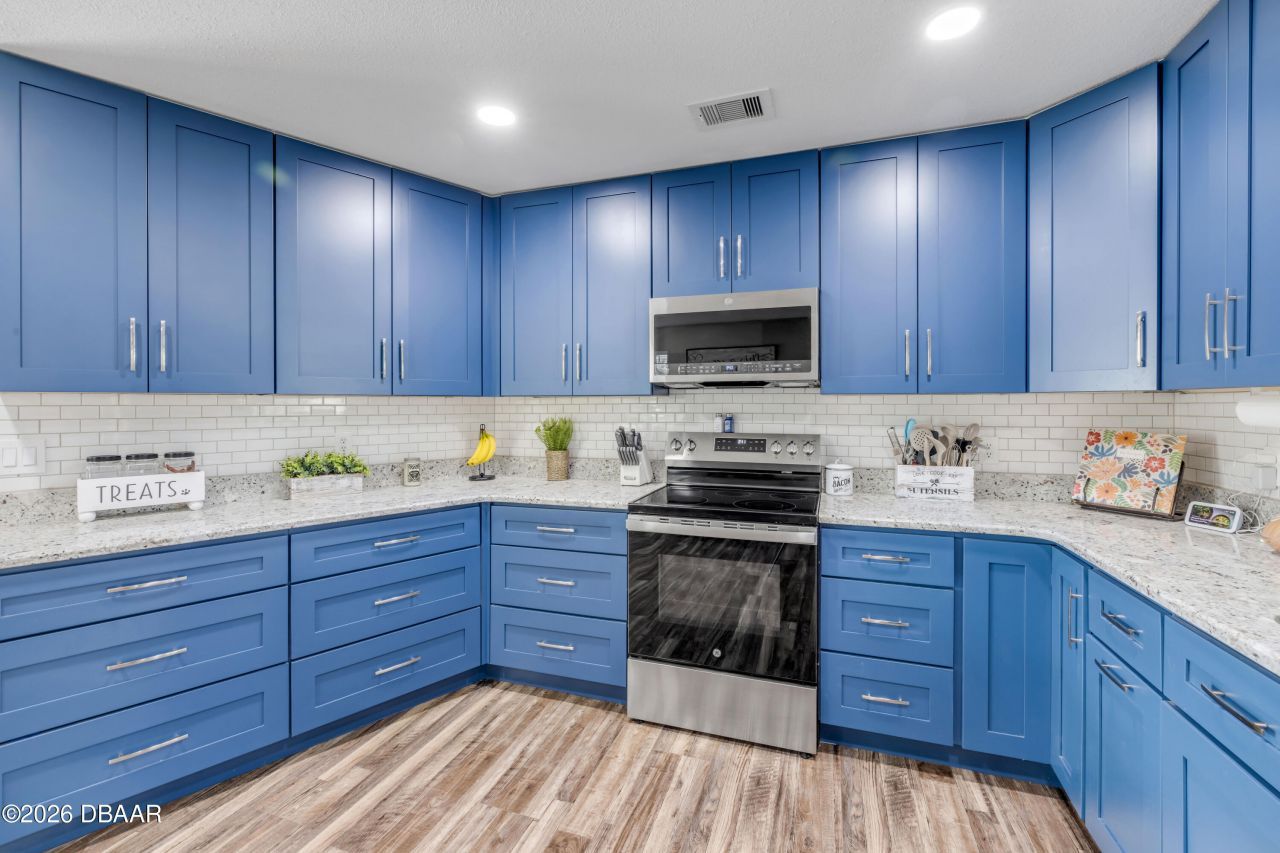 2711 Pine Tree Drive, Edgewater, FL 32141 Photo