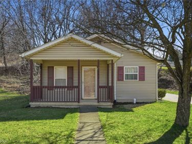 1082 Hazel Street, Akron, OH 44305