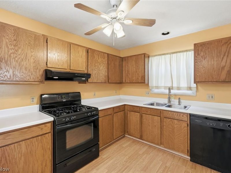 1082 Hazel Street , Akron, OH 44305 Photo 11