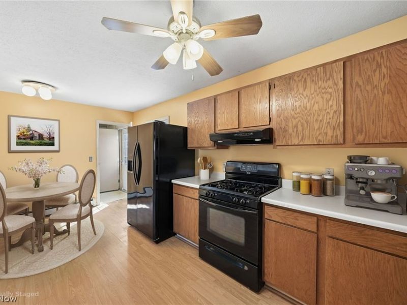 1082 Hazel Street , Akron, OH 44305 Photo 9