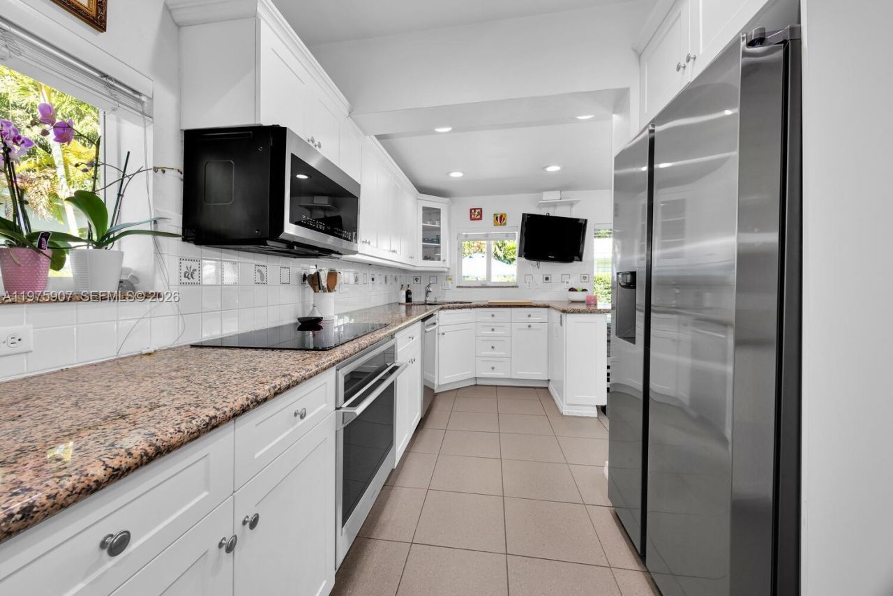 1005 Columbus Blvd , Coral Gables, FL 33134 Photo