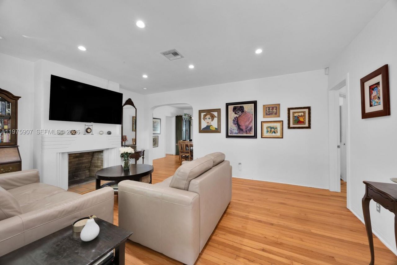 1005 Columbus Blvd , Coral Gables, FL 33134 Photo