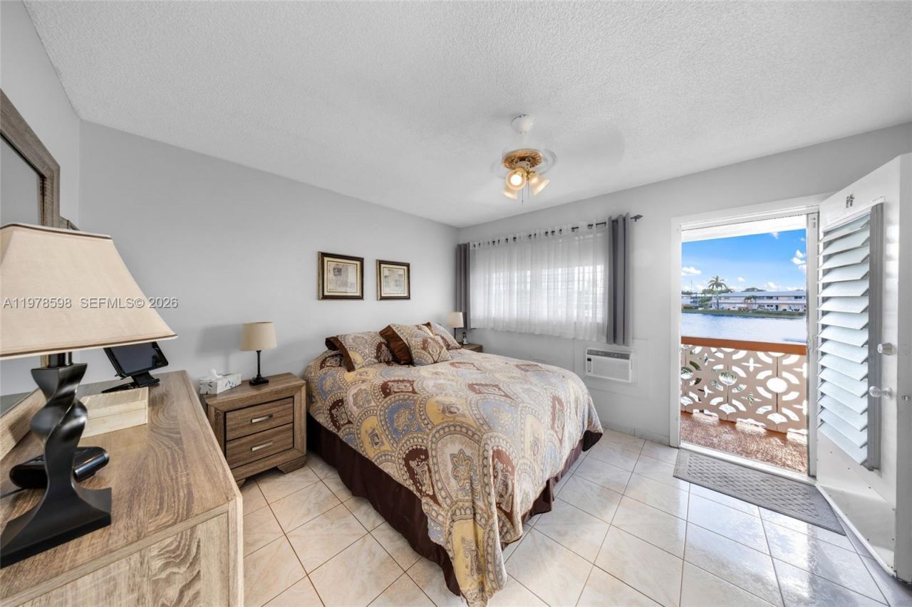 900 SW 10th Ter , Unit 14S, Hallandale Beach, FL 33009 Photo