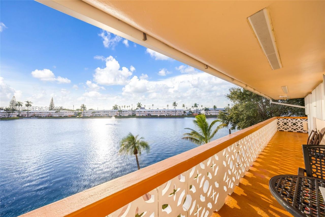 900 SW 10th Ter , Unit 14S, Hallandale Beach, FL 33009 Photo