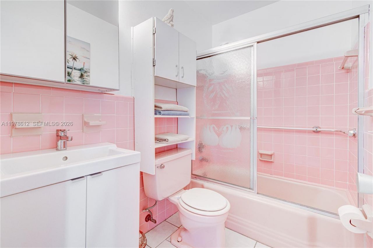 800 SW 10th Ter , Unit 20T, Hallandale Beach, FL 33009 Photo