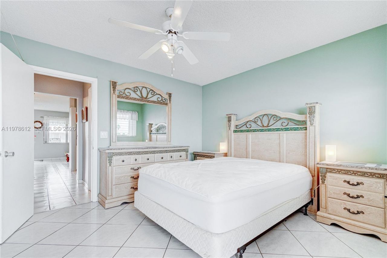 800 SW 10th Ter , Unit 20T, Hallandale Beach, FL 33009 Photo