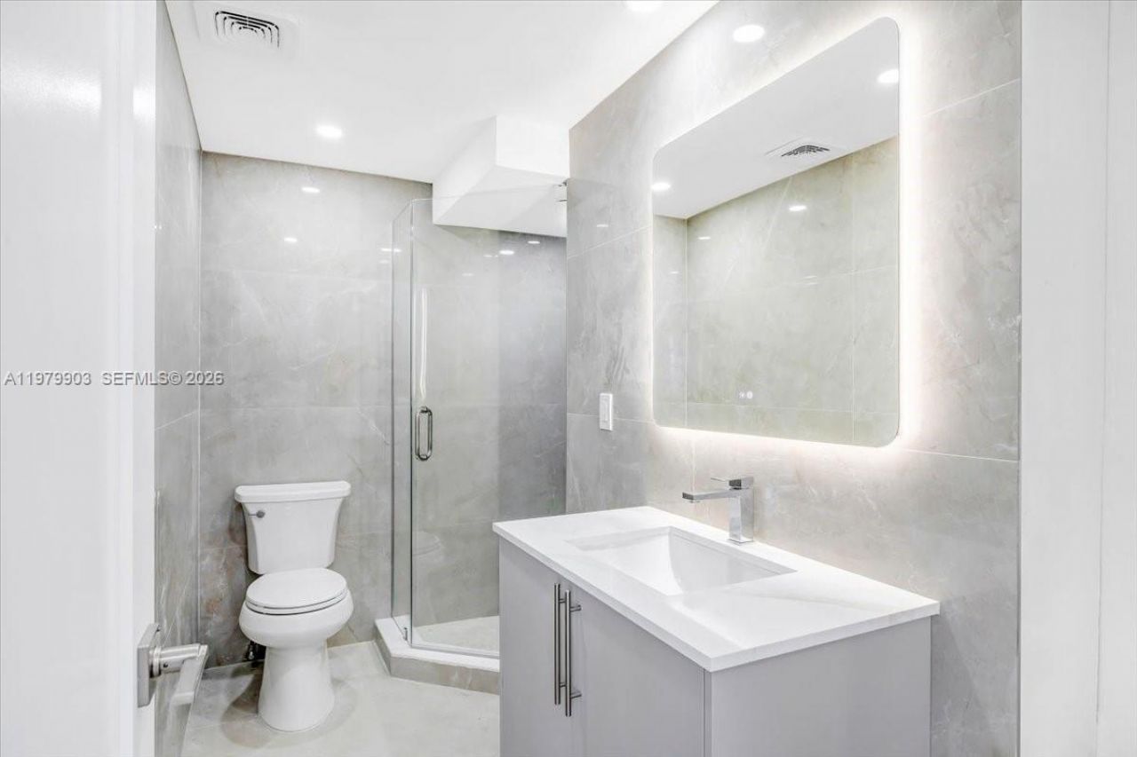 3111 N Ocean Dr, Unit 905, Hollywood, FL 33019 Photo