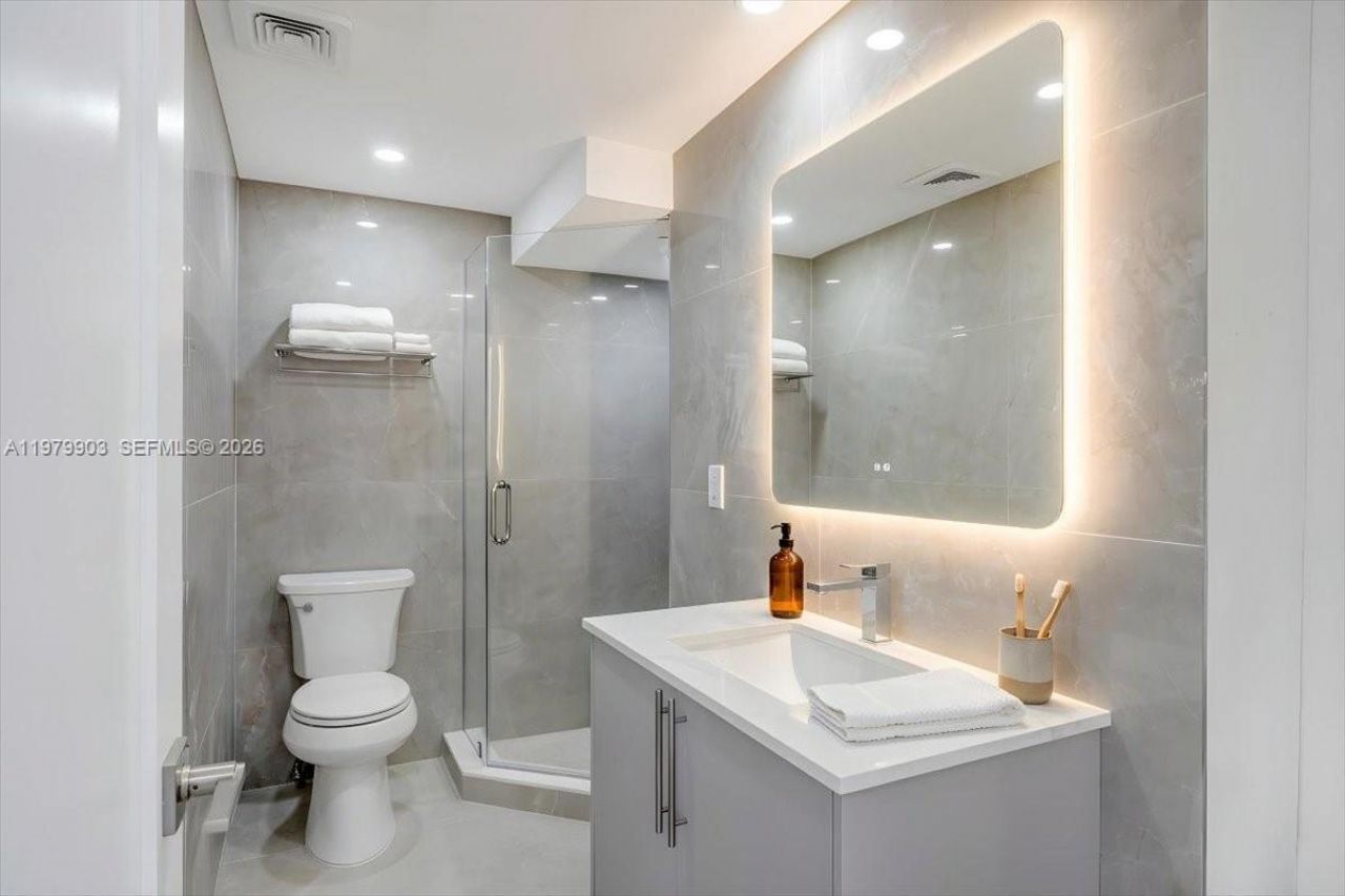 3111 N Ocean Dr, Unit 905, Hollywood, FL 33019 Photo