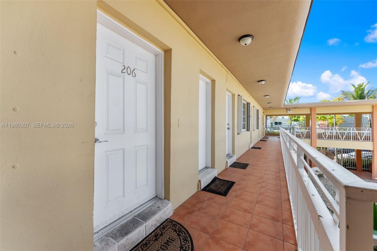 7331 Gary Ave, Unit 206, Miami Beach, FL 33141 Photo