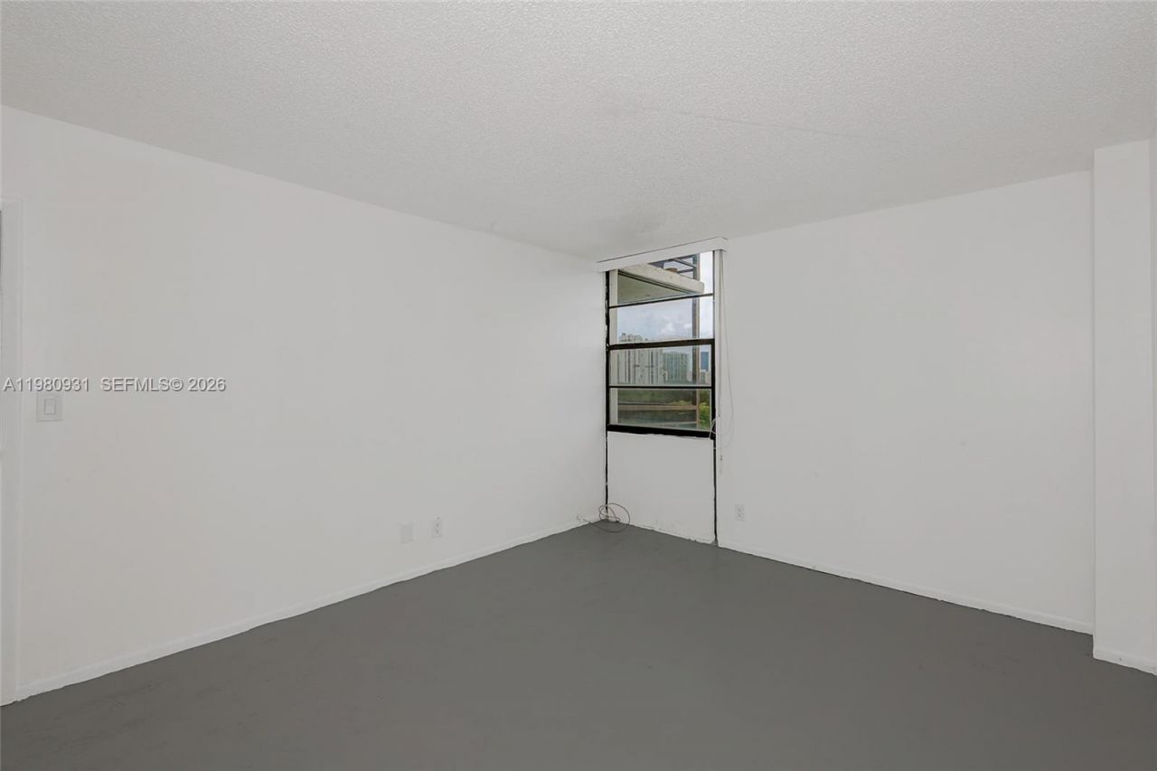 20500 W Country Club Dr , Unit 716, Aventura, FL 33180 Photo