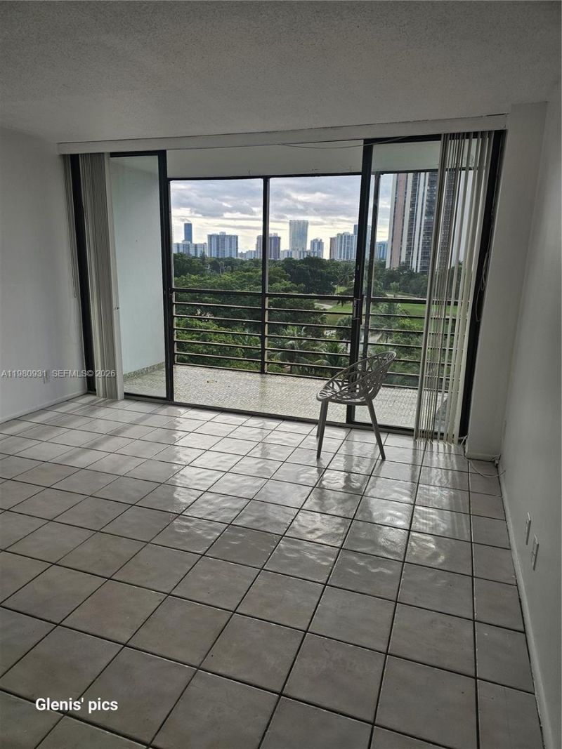 20500 W Country Club Dr , Unit 716, Aventura, FL 33180 Photo