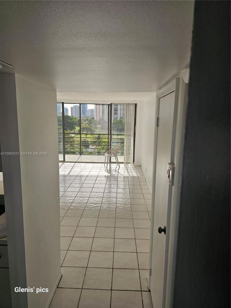 20500 W Country Club Dr , Unit 716, Aventura, FL 33180 Photo