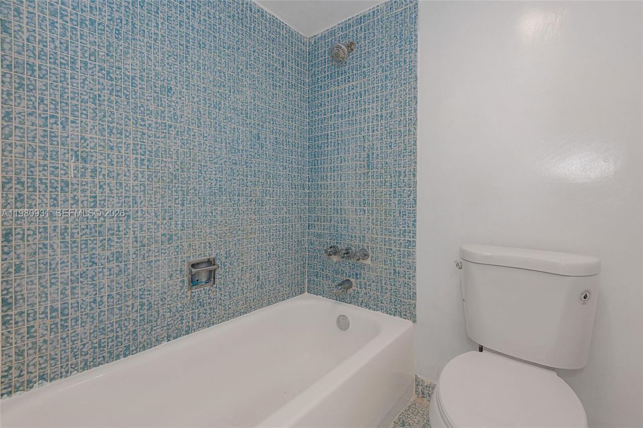 20500 W Country Club Dr , Unit 716, Aventura, FL 33180 Photo
