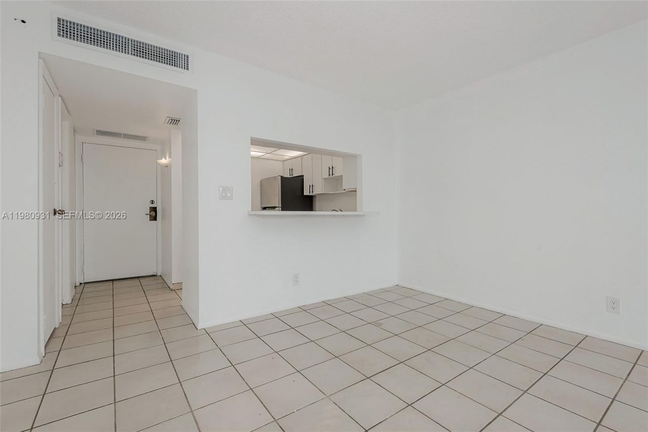 20500 W Country Club Dr , Unit 716, Aventura, FL 33180 Photo