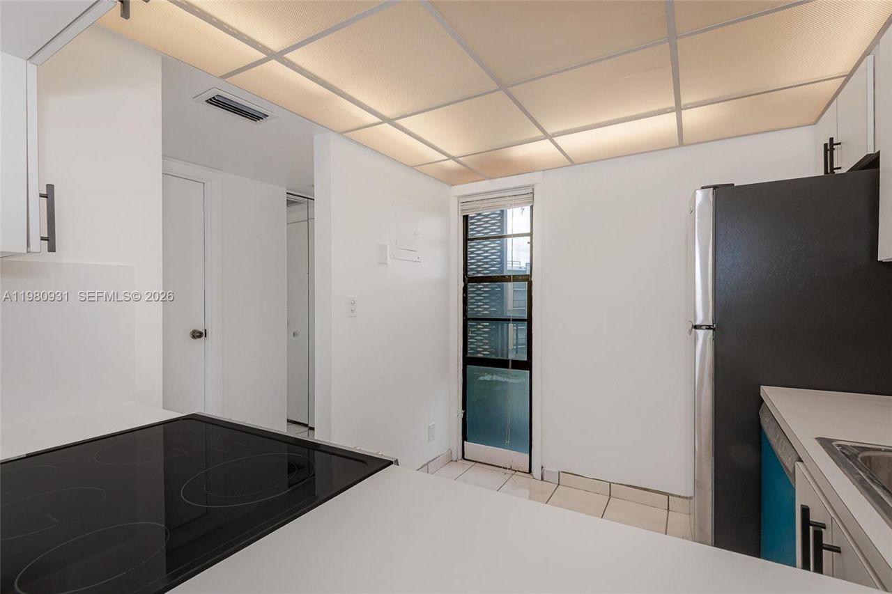 20500 W Country Club Dr , Unit 716, Aventura, FL 33180 Photo