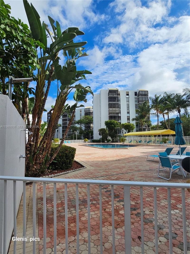 20500 W Country Club Dr , Unit 716, Aventura, FL 33180 Photo