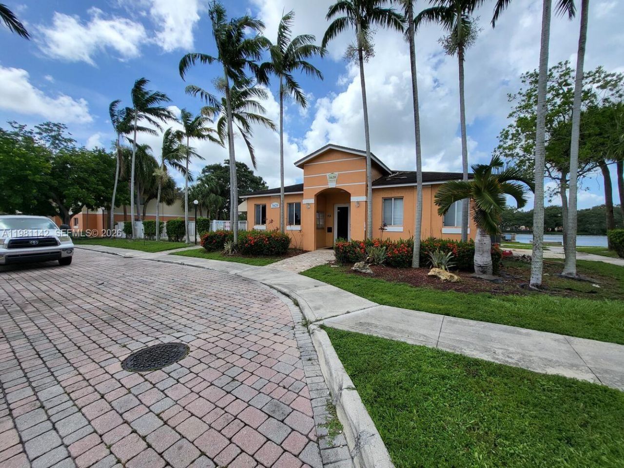 3680 N 56th Ave , Unit 827, Hollywood, FL 33021 Photo