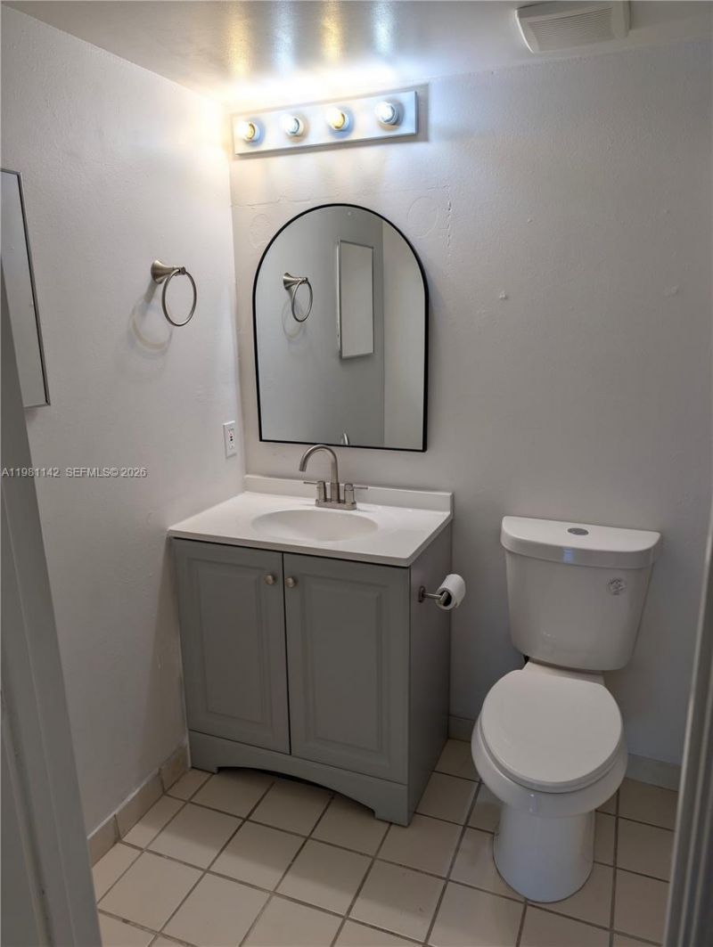 3680 N 56th Ave , Unit 827, Hollywood, FL 33021 Photo