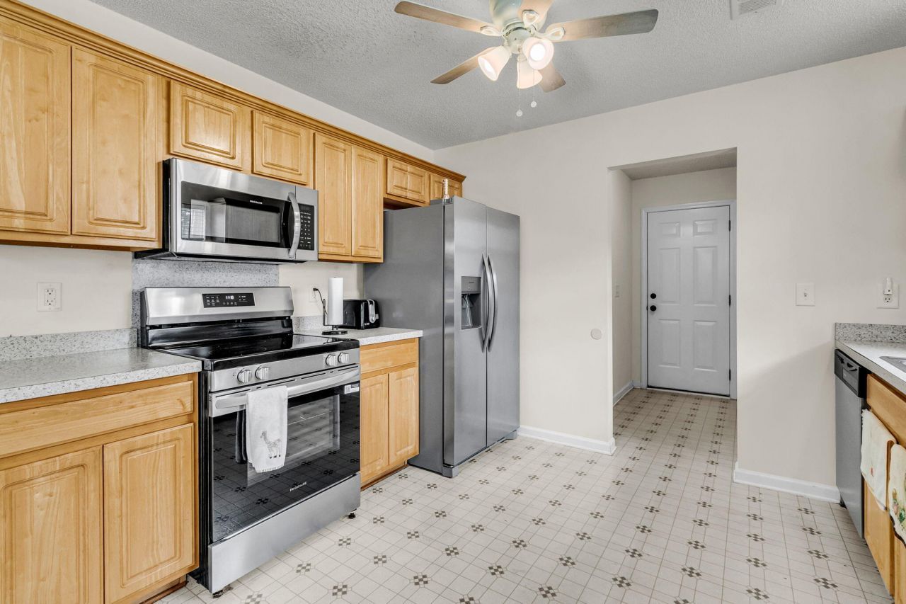 112 Avoncliff Court Photo 13