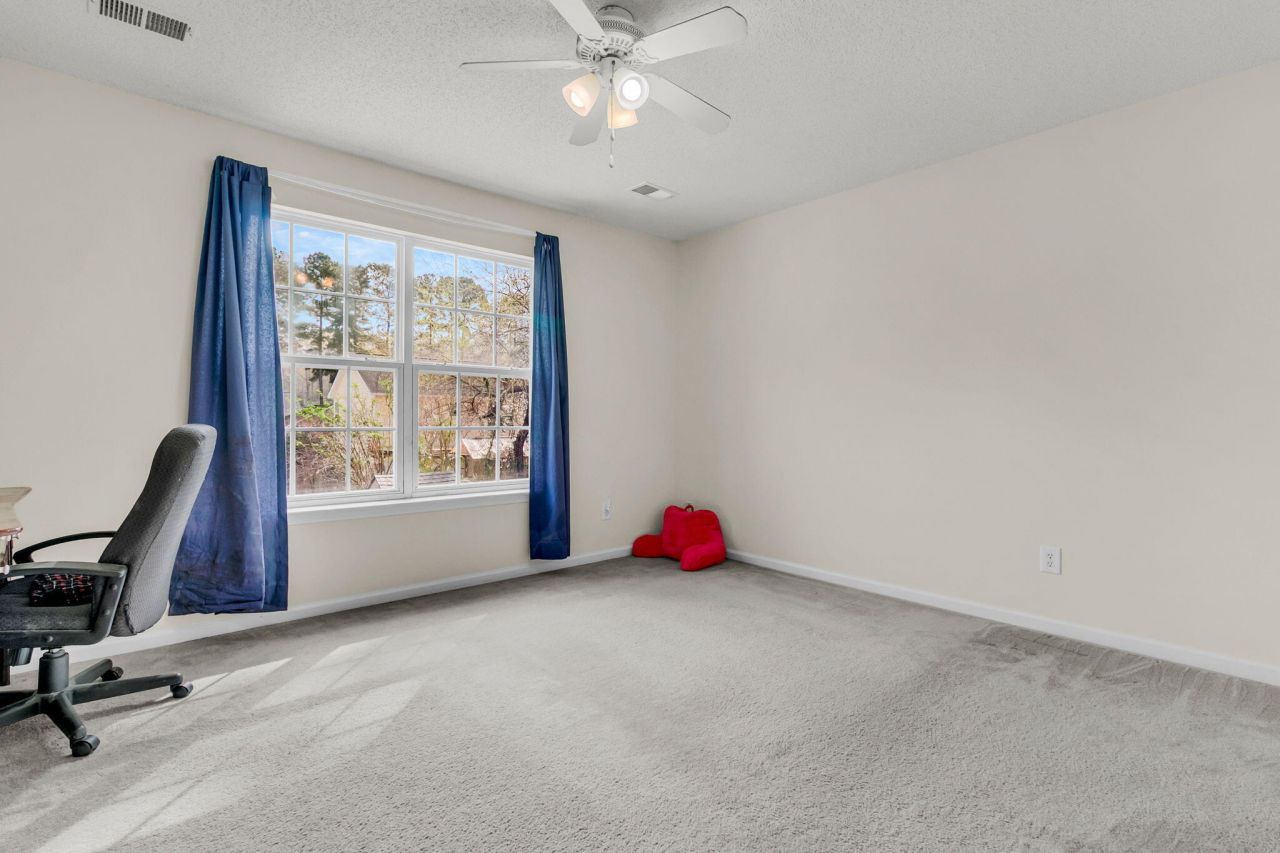 112 Avoncliff Court Photo 22