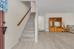 112 Avoncliff Court photo 4