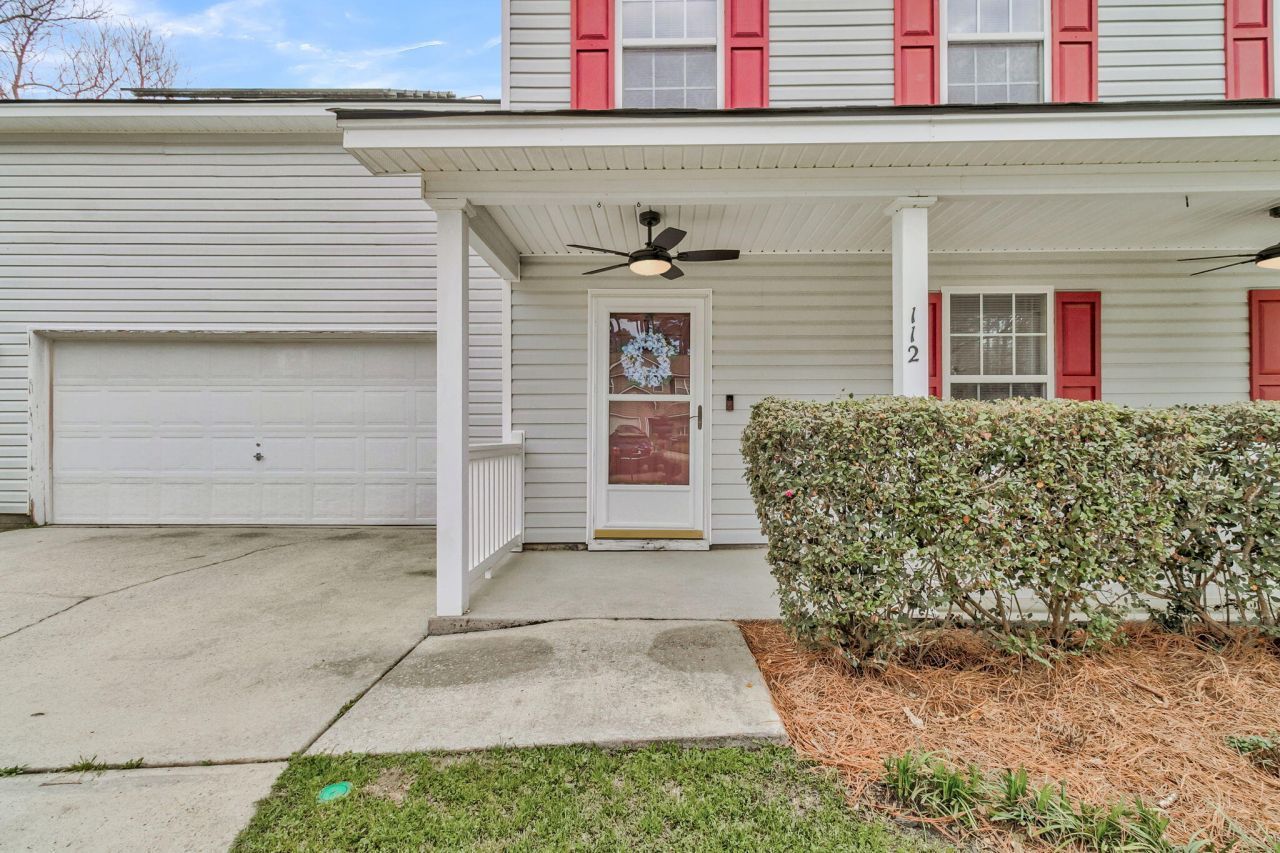 112 Avoncliff Court Photo 32