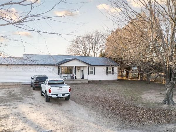 406 Lynn Street , Sikeston, MO 63801