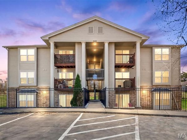 2560 Creve Coeur Mill Road , Unit 12, Maryland Heights, MO 63043