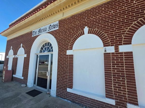 214 N Railroad Street , Mexia, TX 76667