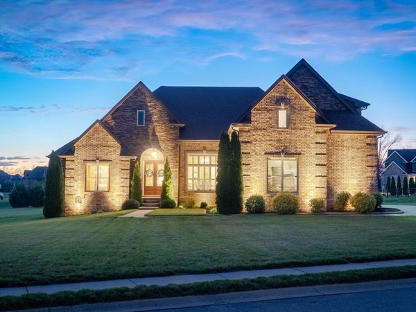 3052 Eliza Dr, Clarksville, TN 37043