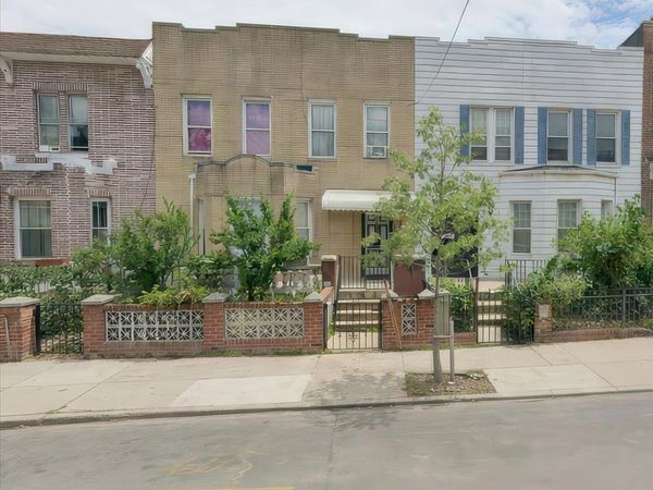 2712 Holland Avenue , Bronx, NY 10467