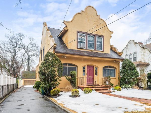 251 Smith Street , Freeport, NY 11520