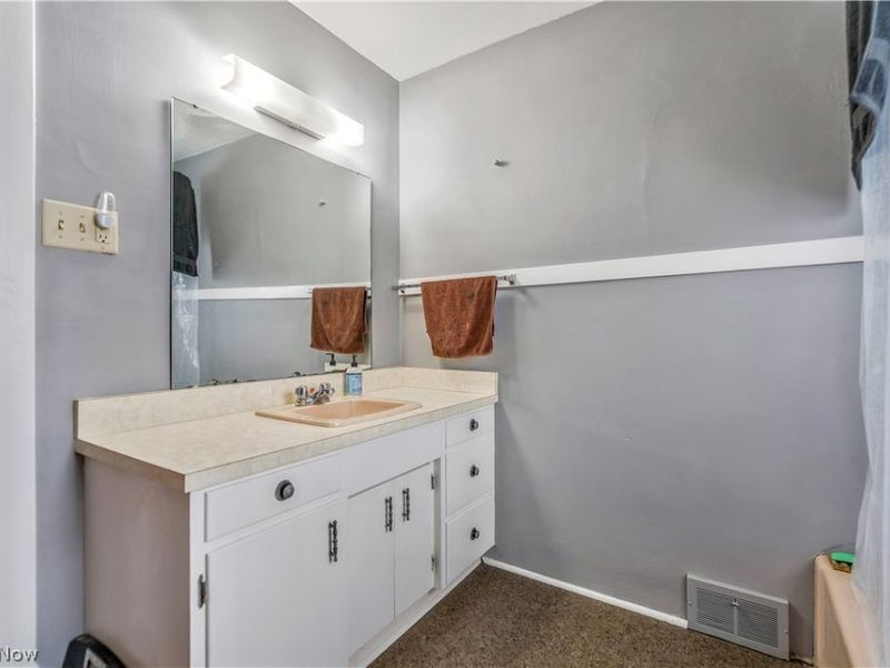 455 W Maryland Avenue, Sebring, OH 44672 Photo 16