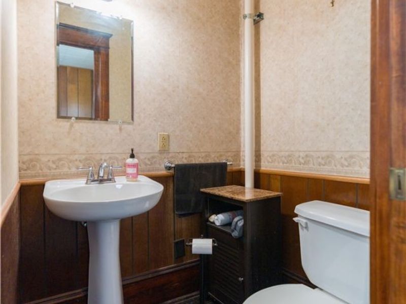 455 W Maryland Avenue, Sebring, OH 44672 Photo 9