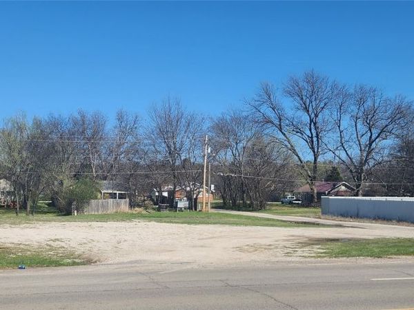 1500 W Main Street , Henryetta, OK 74437