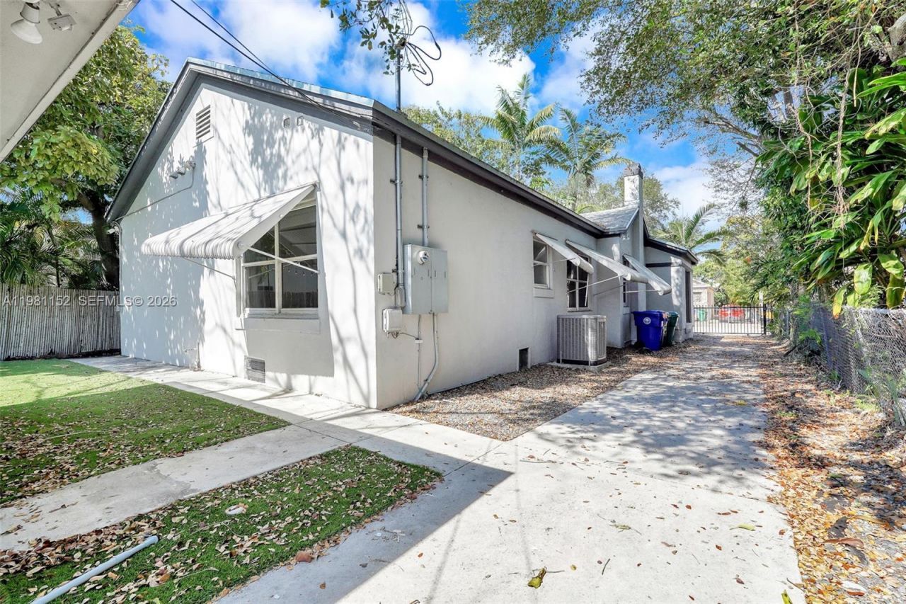 52 NW 47th Ter , Miami, FL 33127 Photo
