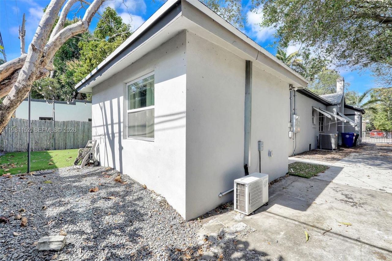 52 NW 47th Ter , Miami, FL 33127 Photo