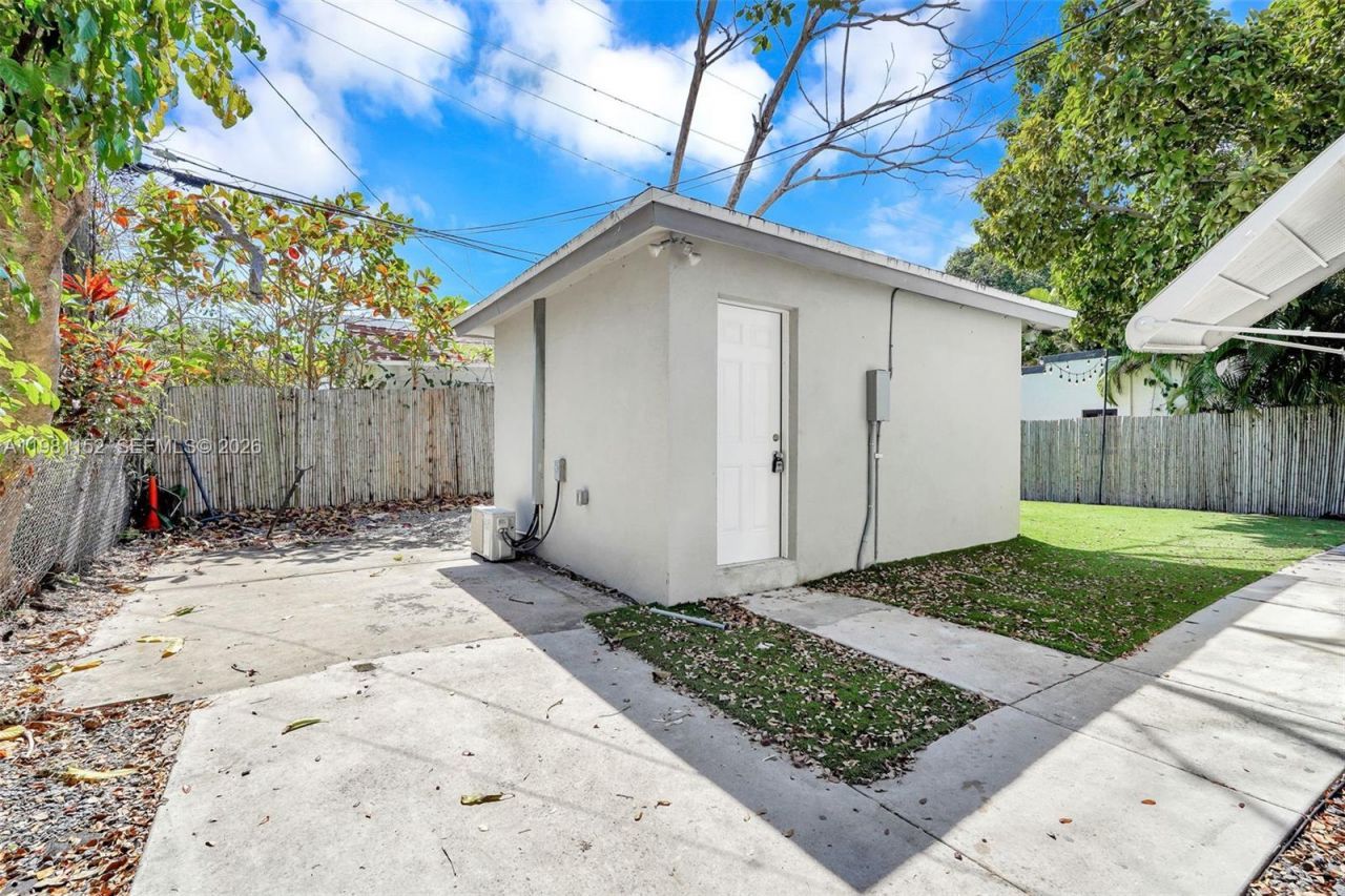 52 NW 47th Ter , Miami, FL 33127 Photo