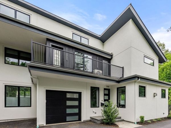 1242-1244 Beacon St, Unit 1242, Newton, MA 02468