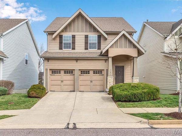 2636 Grover Crossing Way, St Louis, MO 63040