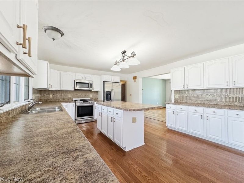 2575 Myersville Road , Uniontown, OH 44685 Photo 11