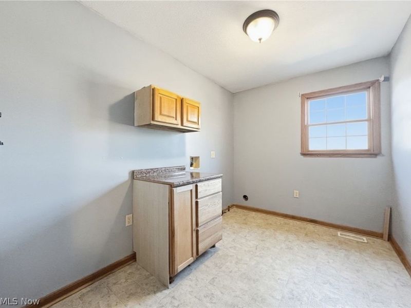 2575 Myersville Road , Uniontown, OH 44685 Photo 17