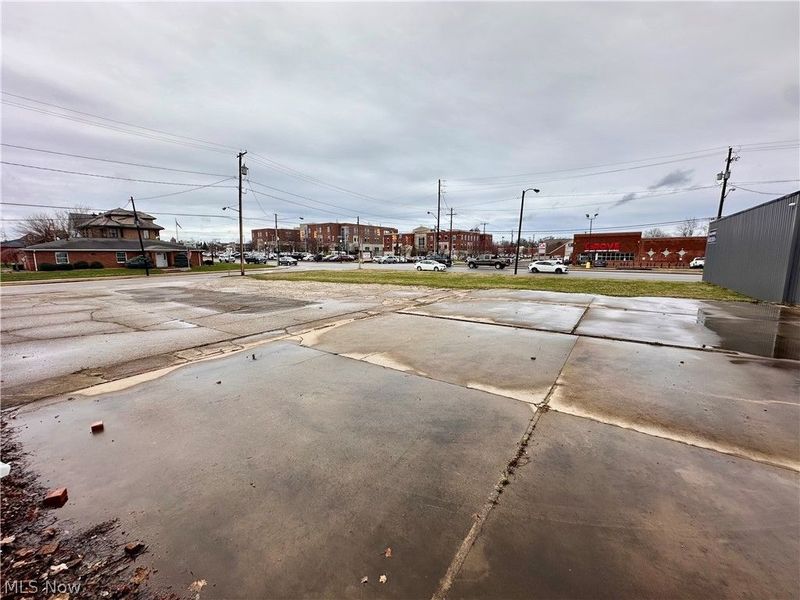 317 E State Street, Alliance, OH 44601 Photo 4